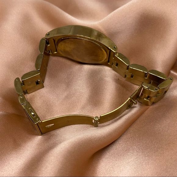 Marc Jacobs 5ATM Diamond Markers Rose Gold Watch - Picture 7 of 11